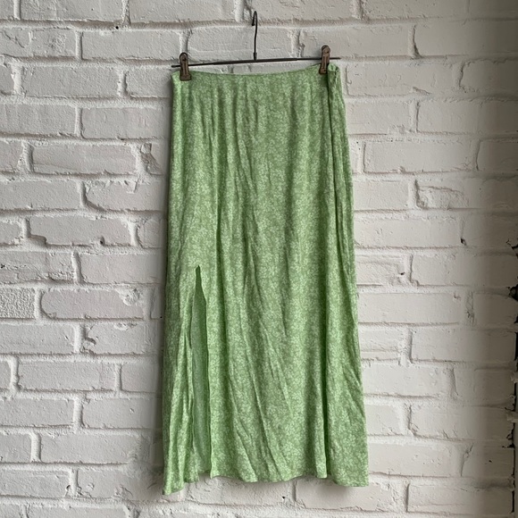 MINKPINK Sunmer Lovin’ Midi Skirt - Picture 2 of 4